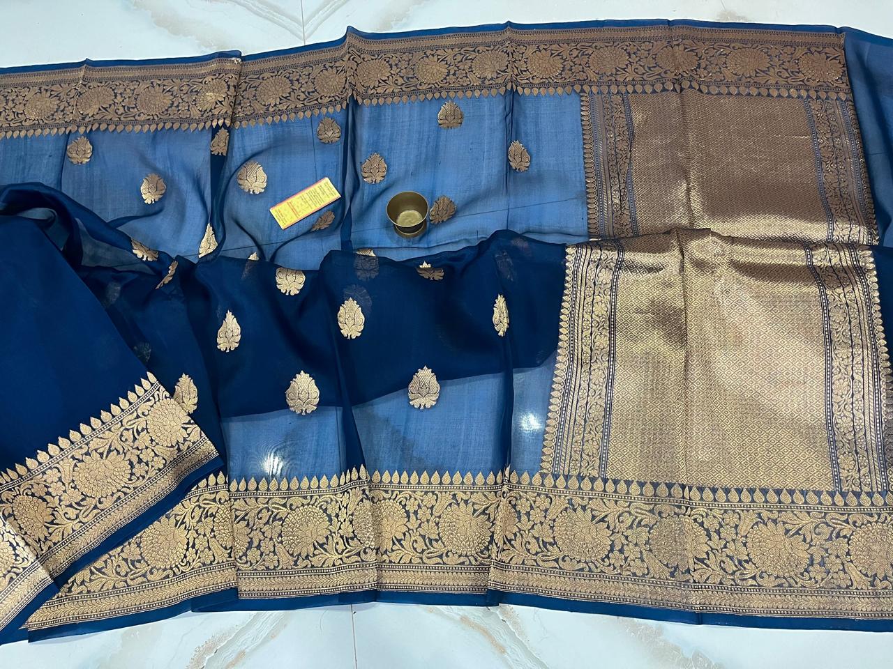 Benaras Kora Organza 22